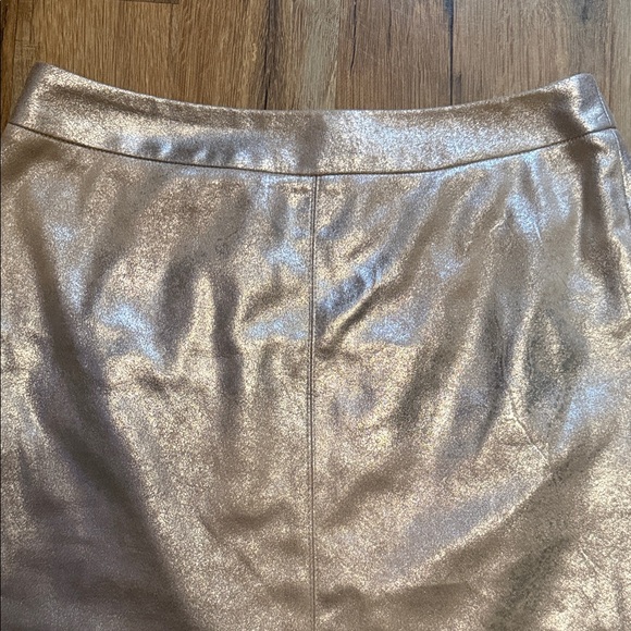 cupcakes & cashmere Shimmering Gold Mini Skirt - Picture 2 of 5